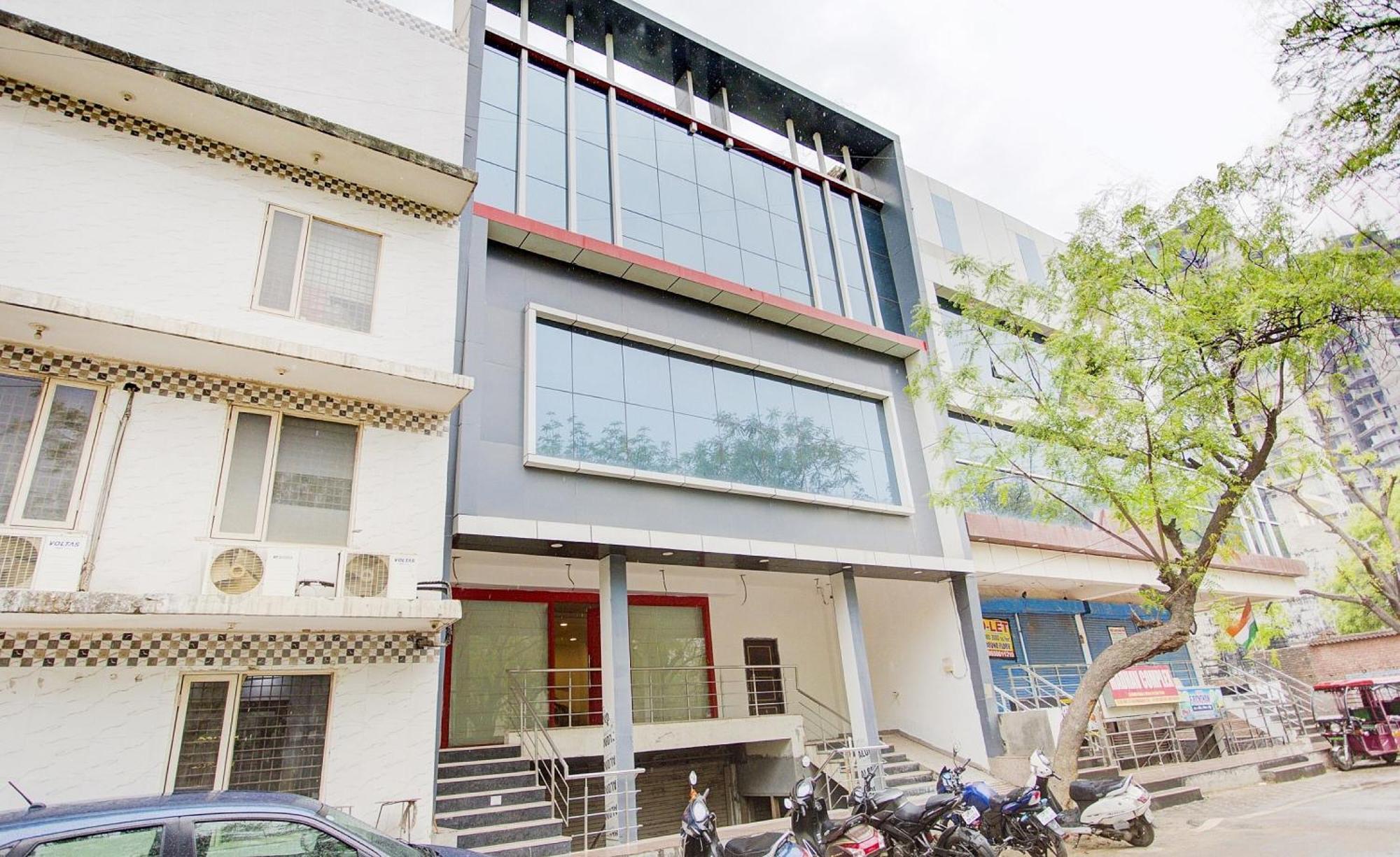 Townhouse Townhouse Atal Chowk Indirapuram Ghaziabad Buitenkant foto