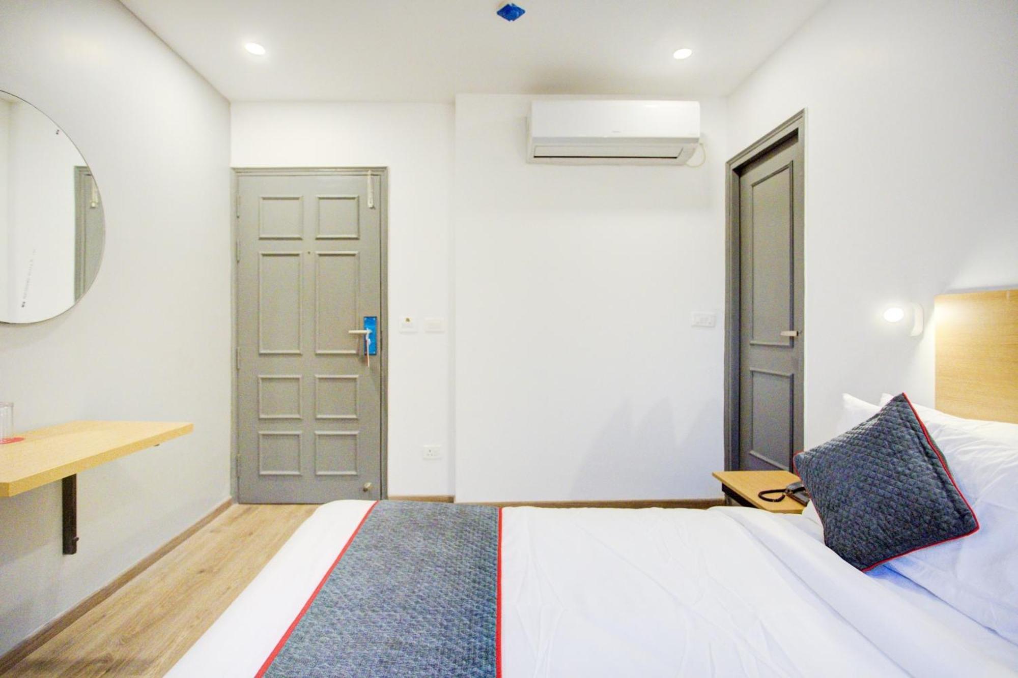 Townhouse Townhouse Atal Chowk Indirapuram Ghaziabad Buitenkant foto