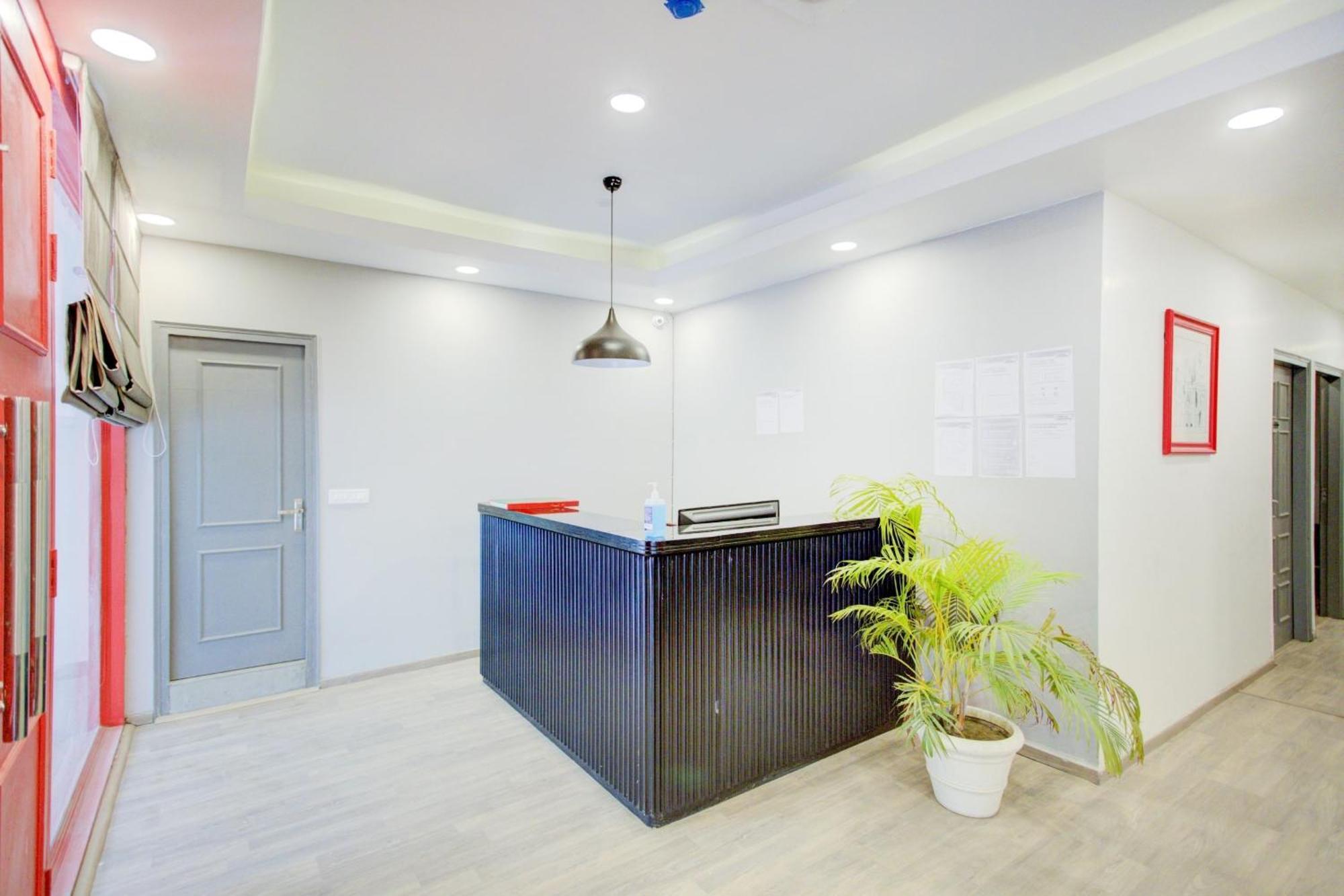 Townhouse Townhouse Atal Chowk Indirapuram Ghaziabad Buitenkant foto