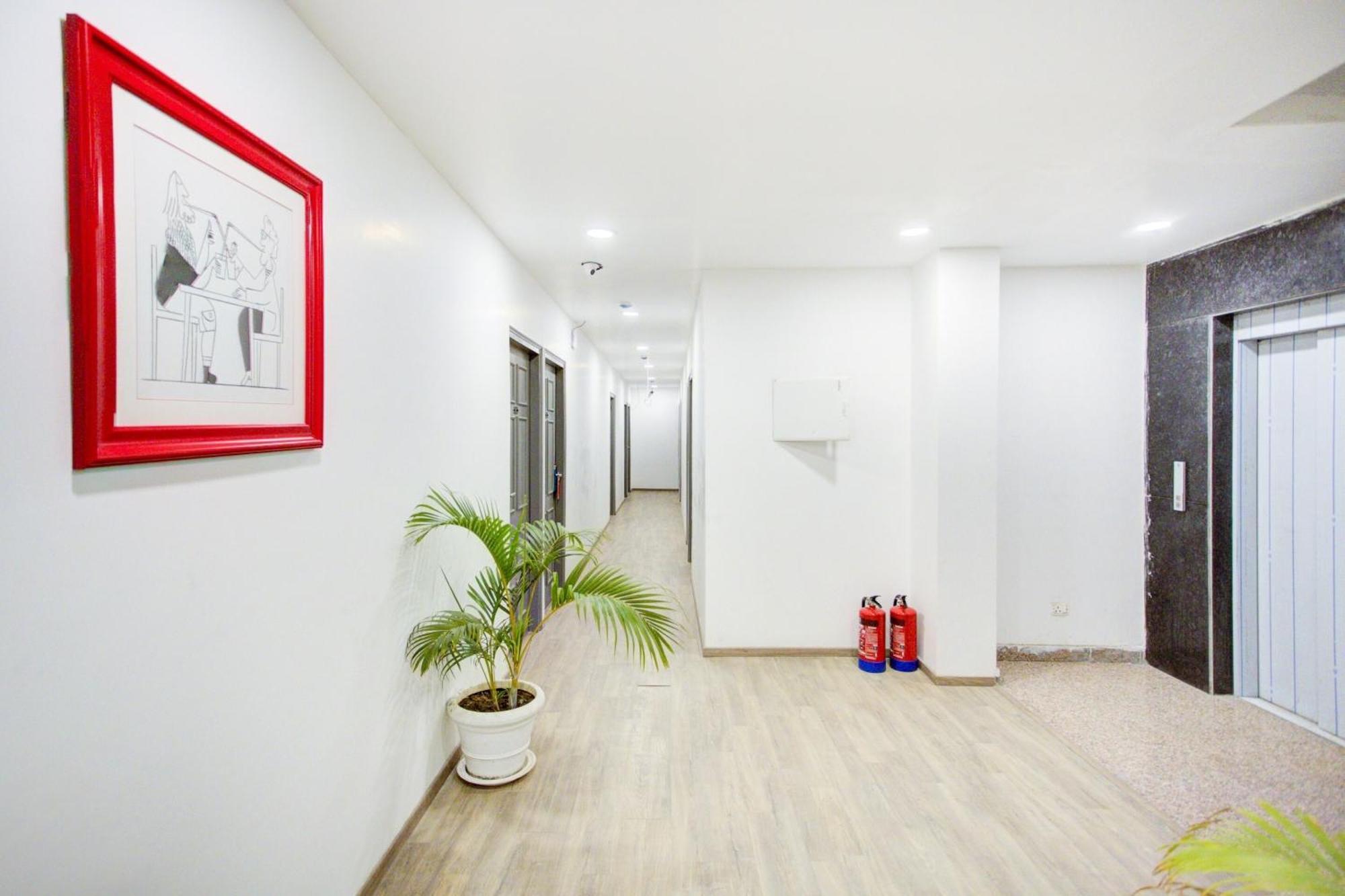 Townhouse Townhouse Atal Chowk Indirapuram Ghaziabad Buitenkant foto