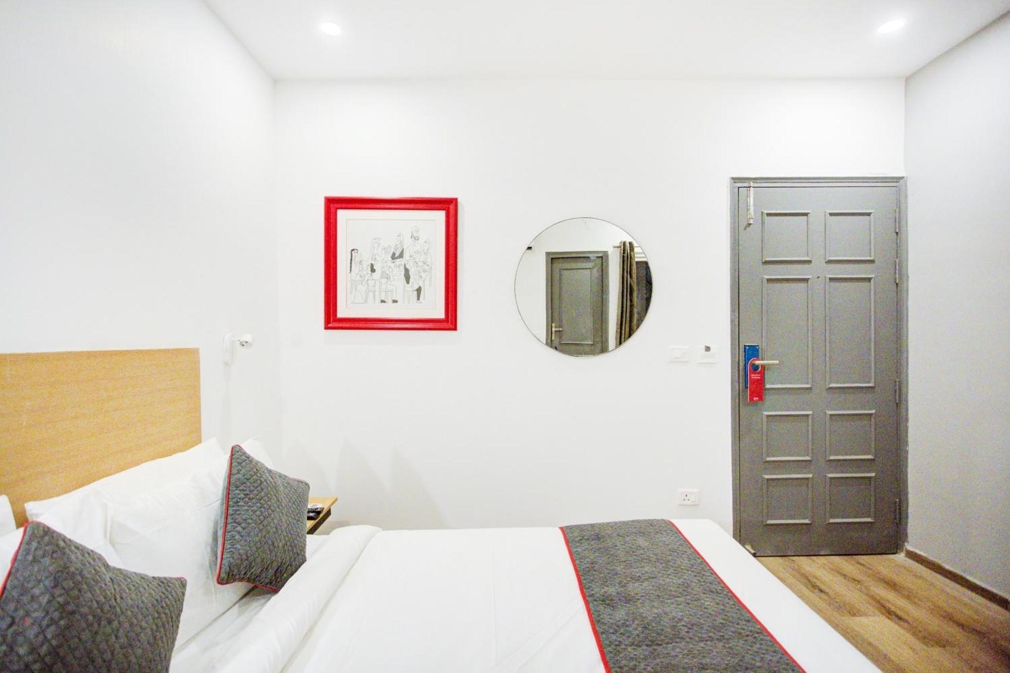 Townhouse Townhouse Atal Chowk Indirapuram Ghaziabad Buitenkant foto