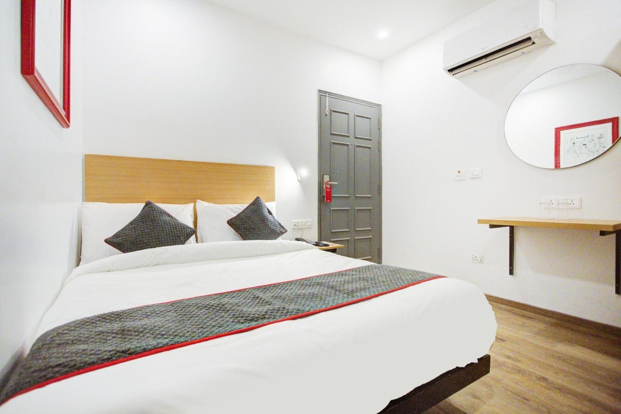 Townhouse Townhouse Atal Chowk Indirapuram Ghaziabad Buitenkant foto