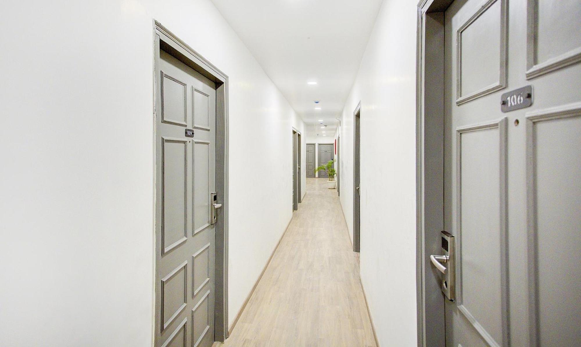 Townhouse Townhouse Atal Chowk Indirapuram Ghaziabad Buitenkant foto