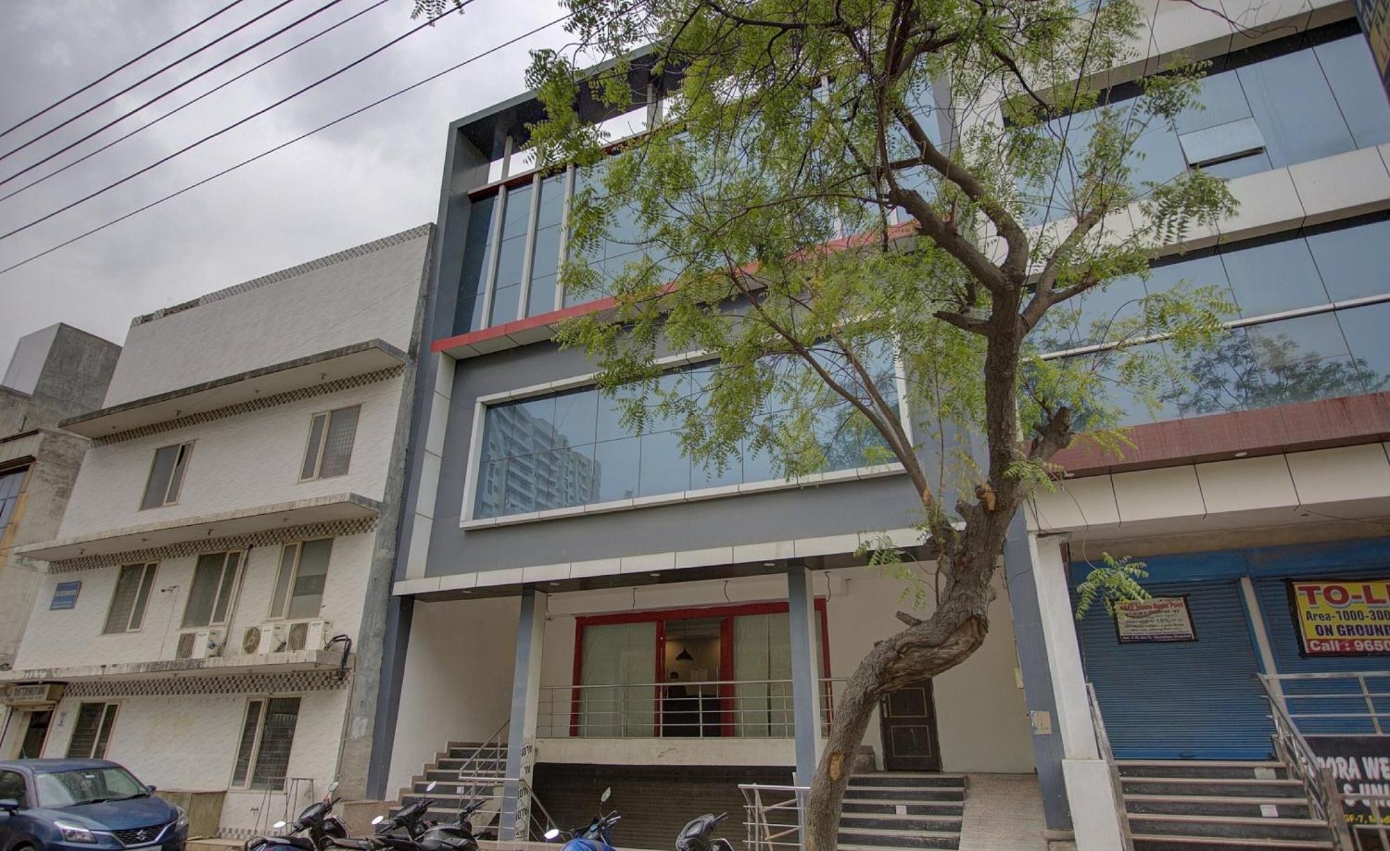 Townhouse Townhouse Atal Chowk Indirapuram Ghaziabad Buitenkant foto